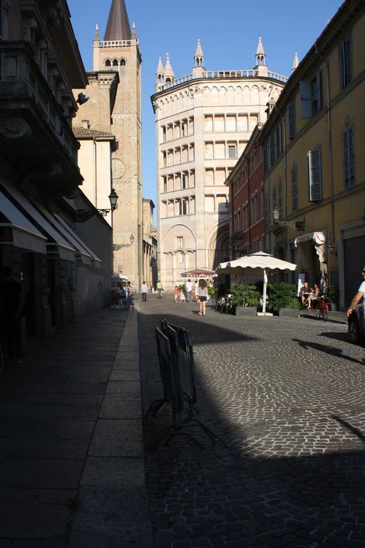 Il Tenore D'Oro Centralissimo Lejlighed Parma Værelse billede